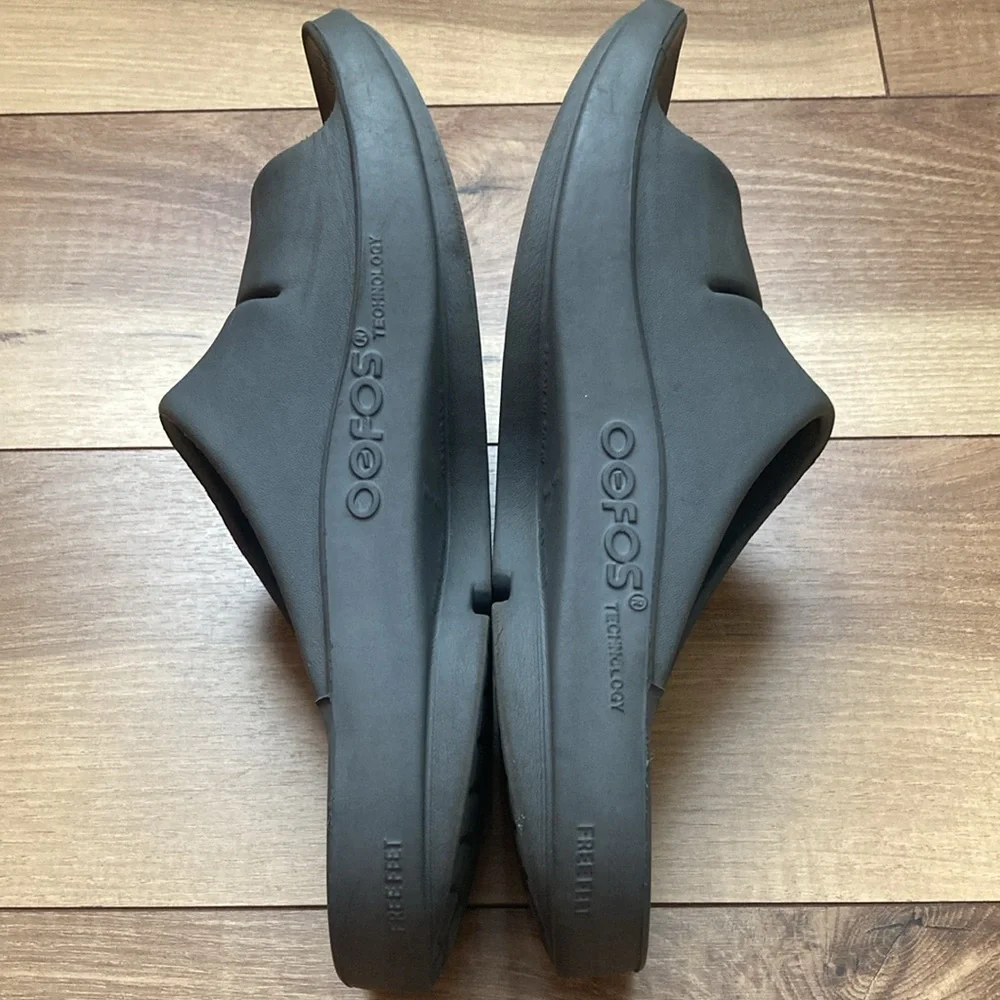 OOFOS Gray Slide Sandals